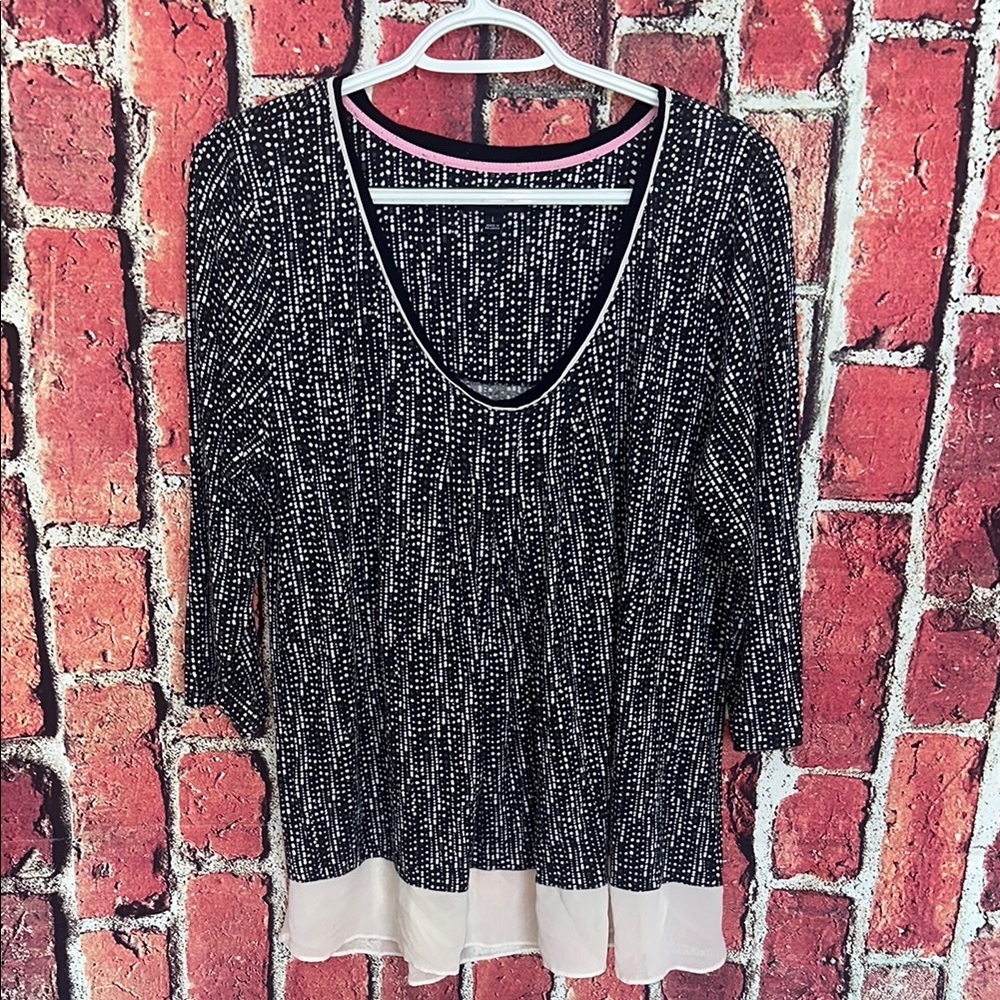 Simply Vera Vera Wang Black & White Dotted Top size large